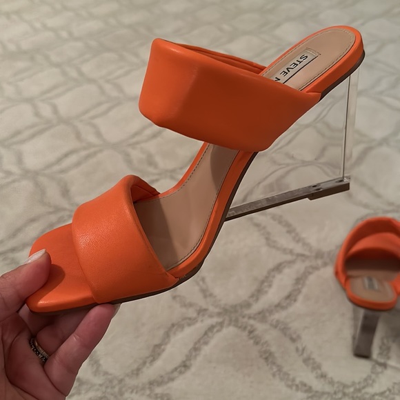 Worn once acrylic Steve Madden heel - Picture 3 of 4